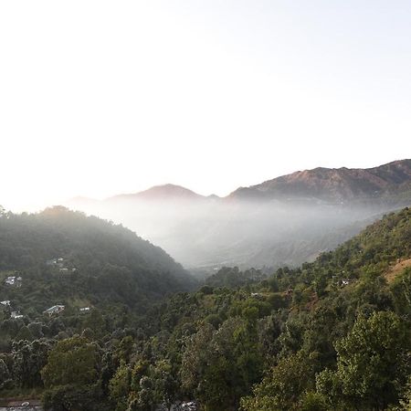 Green Roof Hotel Nainital Eksteriør billede
